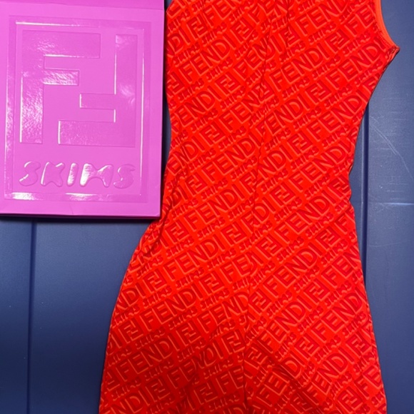 Fendi x SKIMS Sleeveless Mid Thigh Bodysuit - Picture 2 of 4